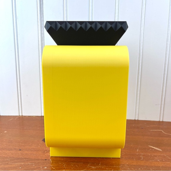 The Daka Planter, Planter with Stand, Indoor Flower Pot, Succulent - Picture 5 of 9